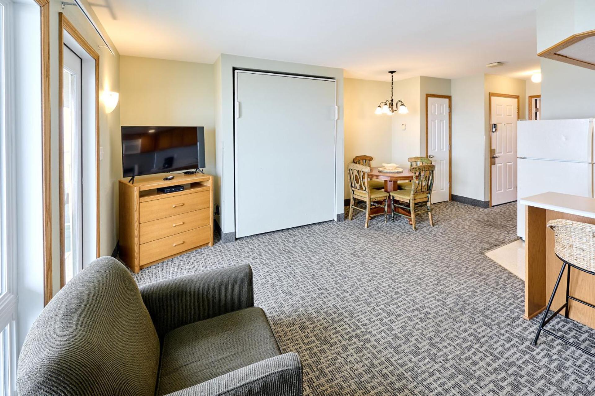 D Sands Rentals Lincoln City Room photo