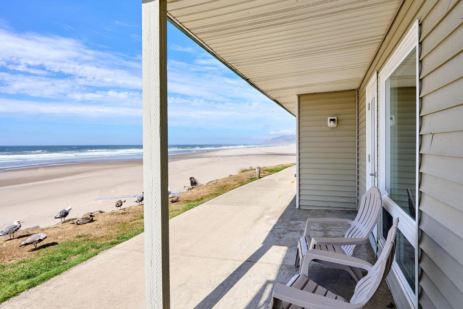 D Sands Rentals Lincoln City Room photo