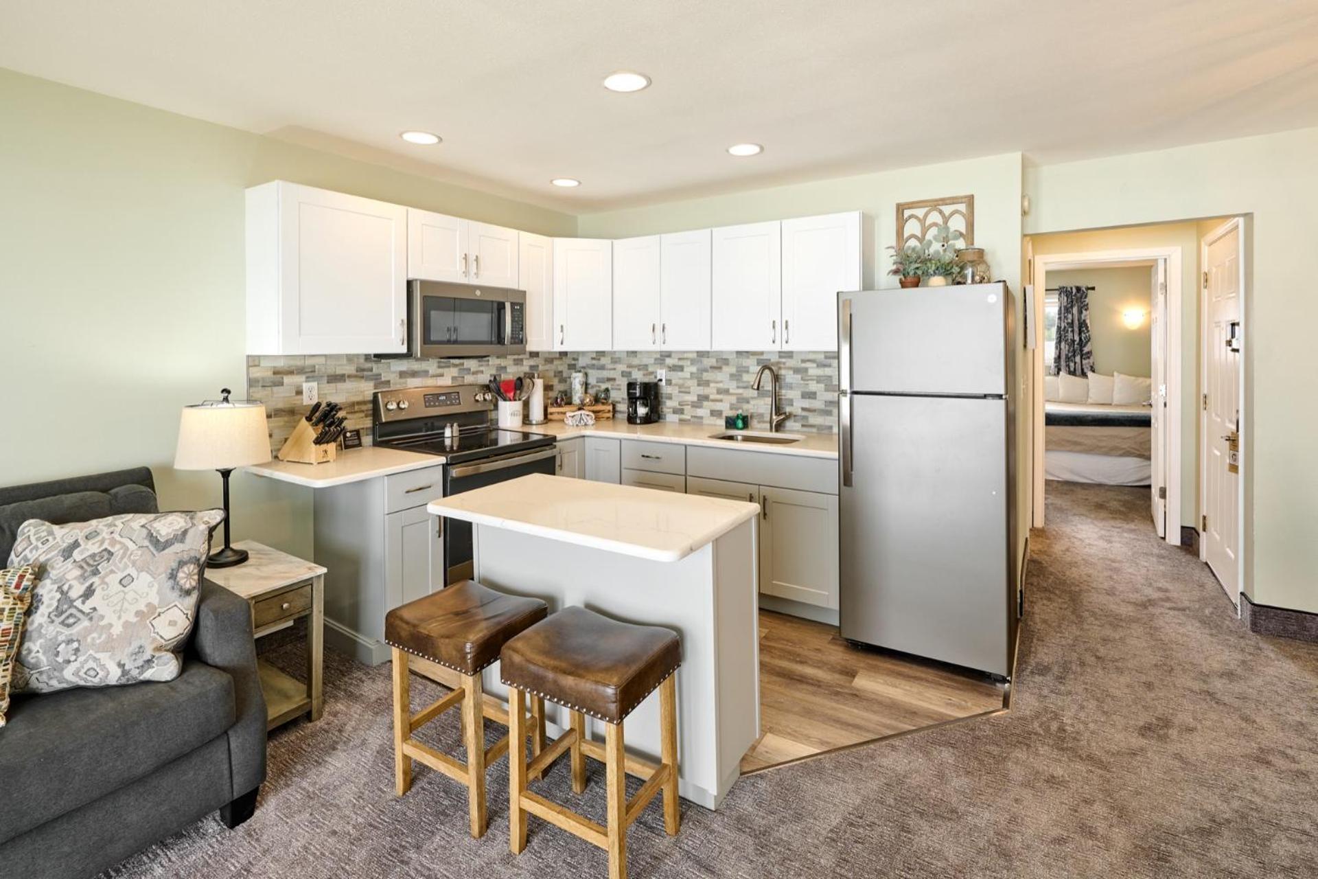D Sands Rentals Lincoln City Room photo