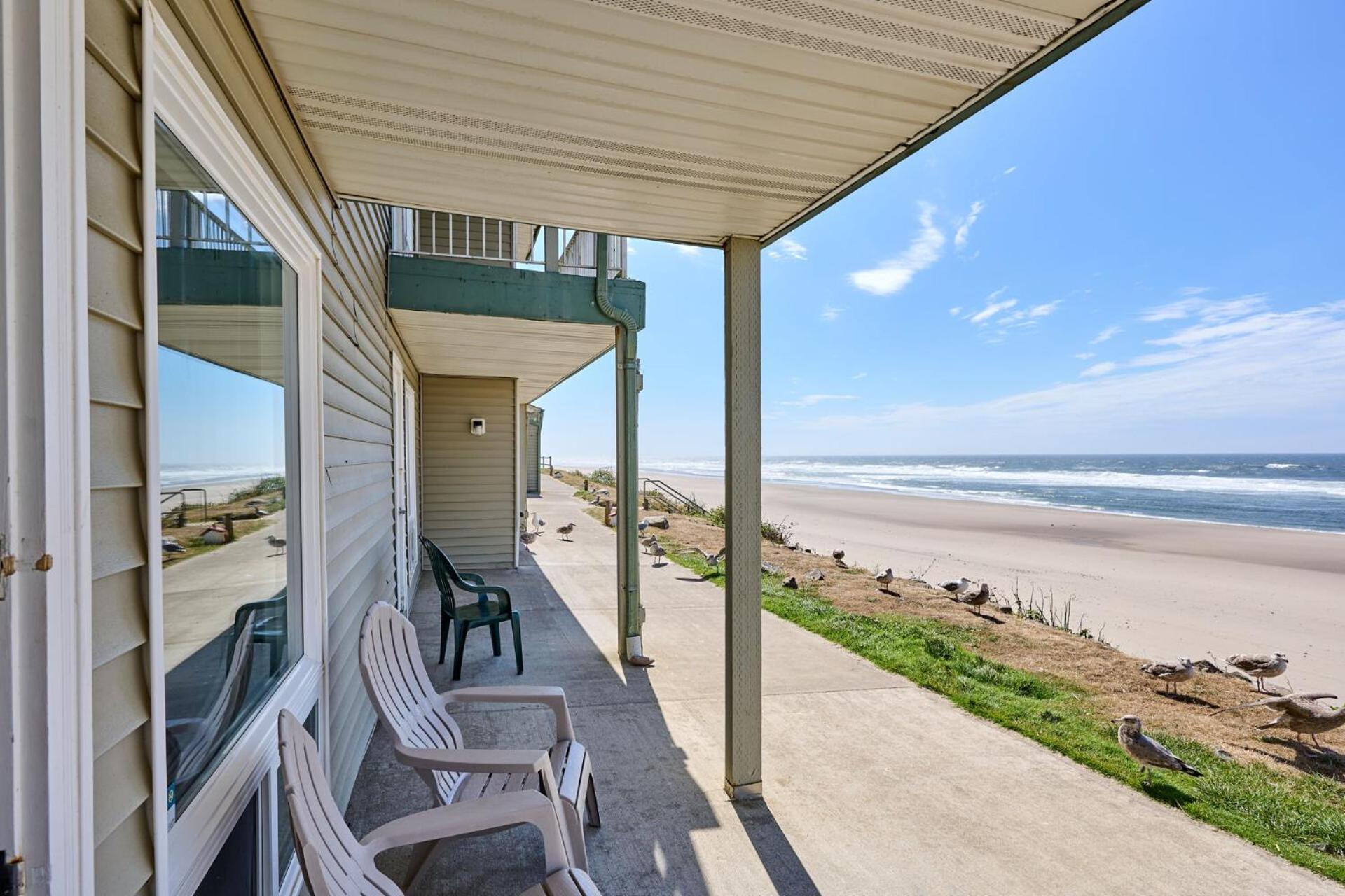 D Sands Rentals Lincoln City Room photo