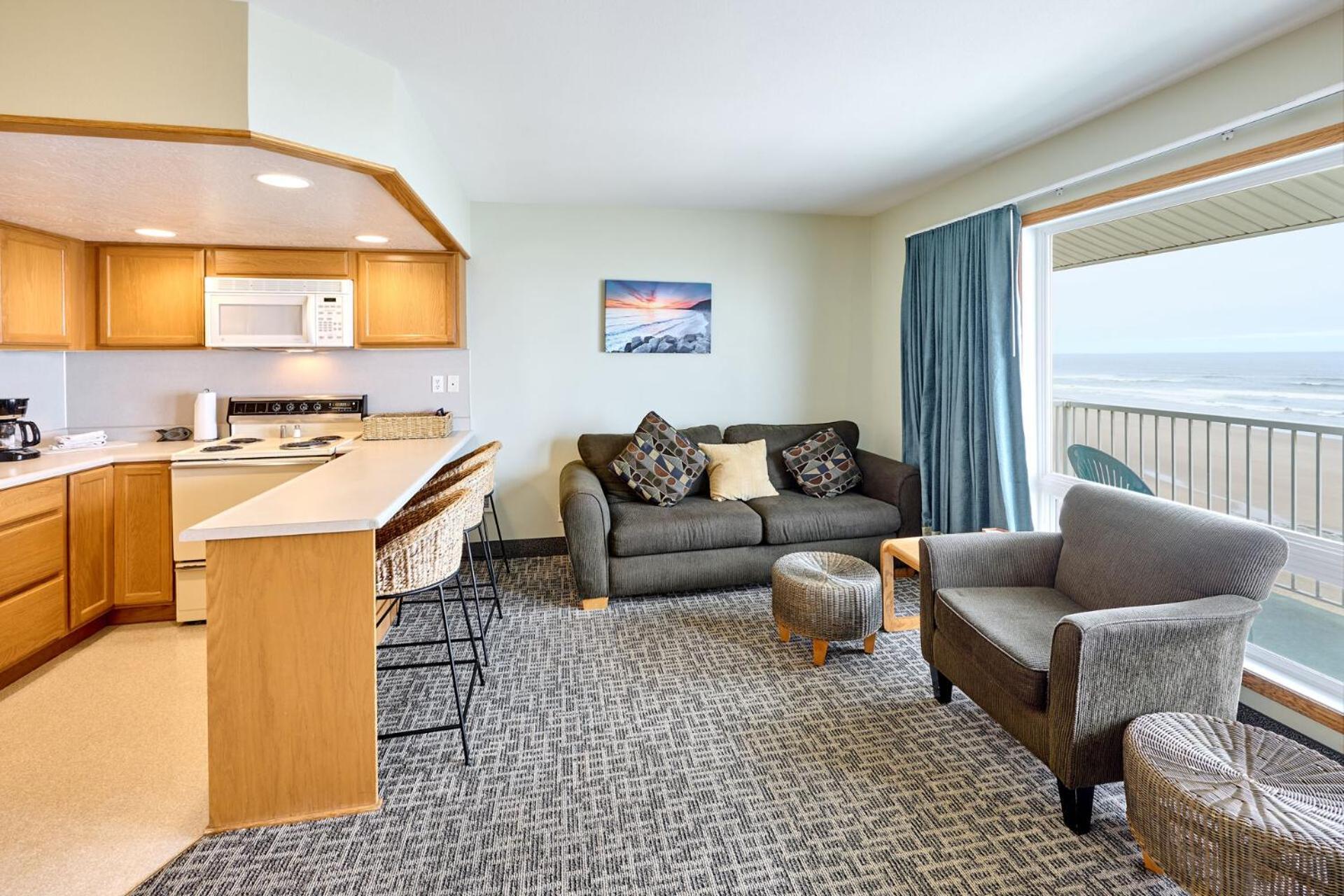 D Sands Rentals Lincoln City Room photo